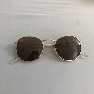 Ray-Bans dupe